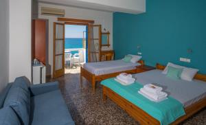Large double room or Family room