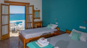 Large double room or Family room