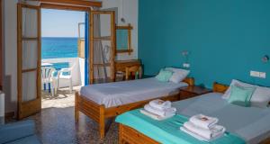 Large double room or Family room