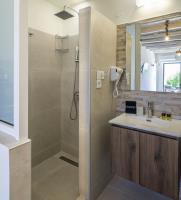 Studio bathroom